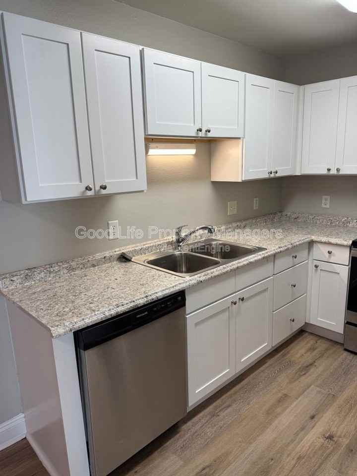 8444 Chisholm Rd - Photo 3 of 13