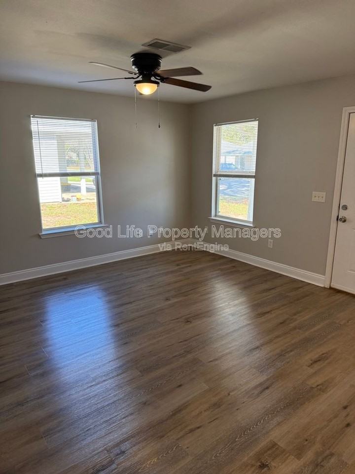 8444 Chisholm Rd - Photo 6 of 13