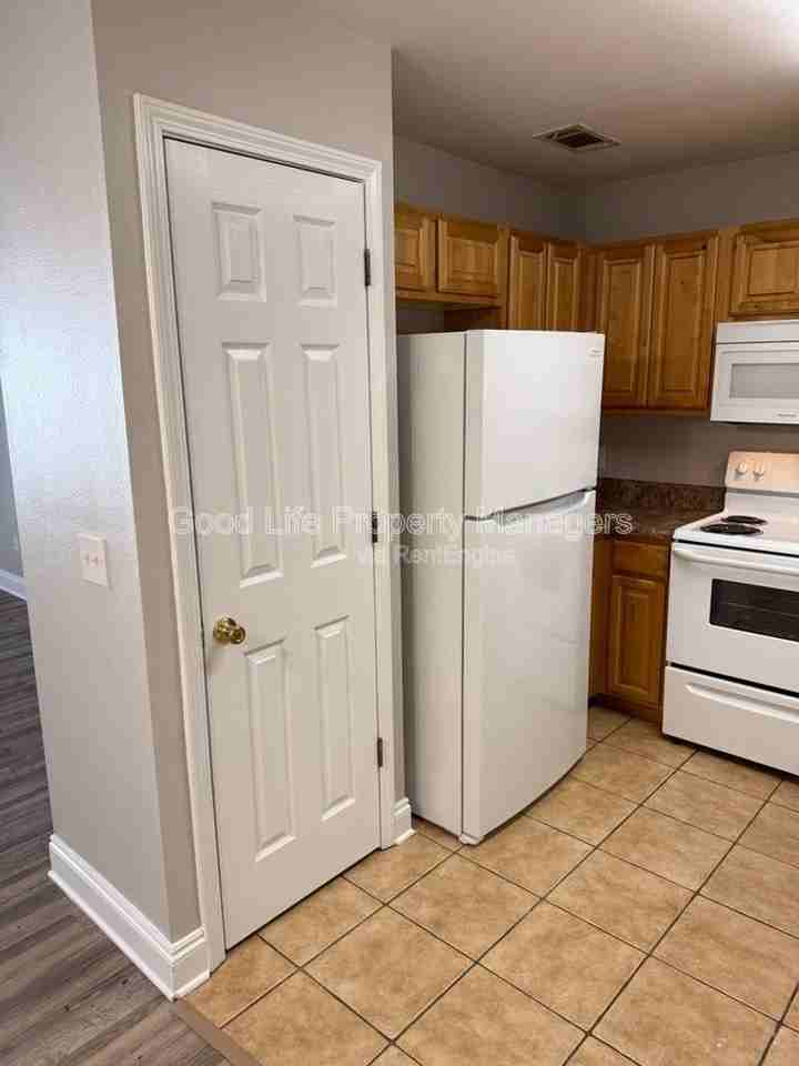 8458 Chisholm Rd - Photo 5 of 12