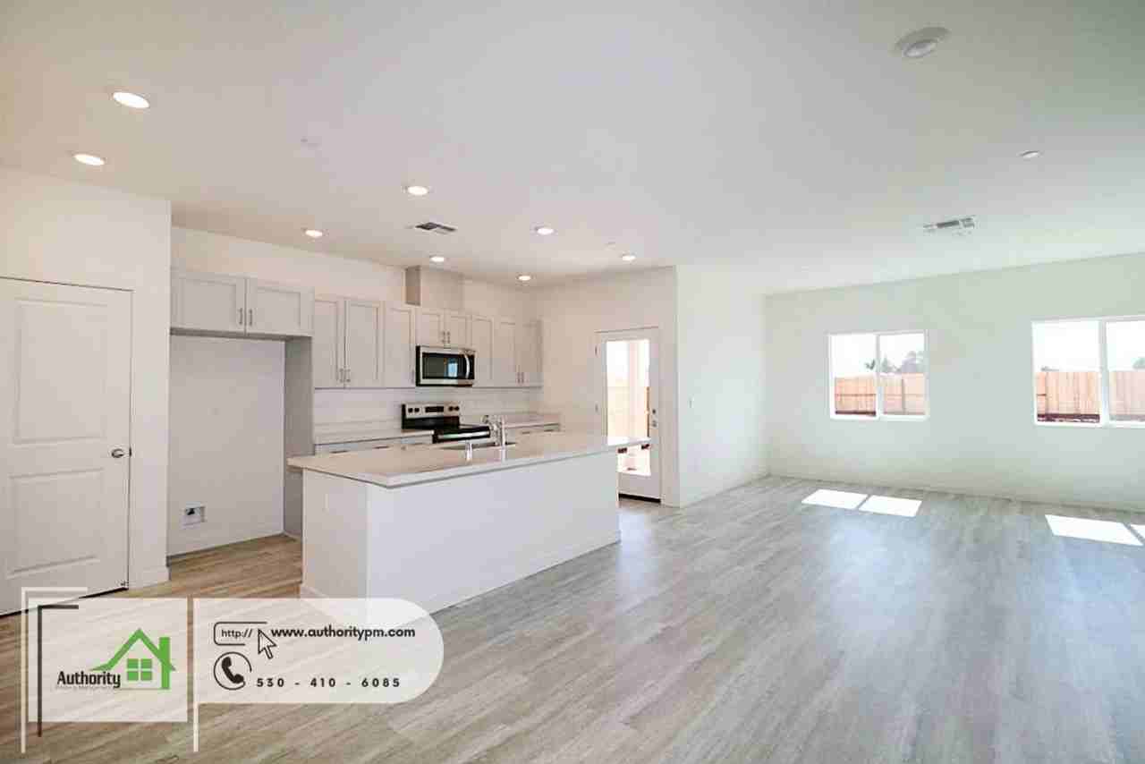 3012 Legend Ln - Photo 3 of 20