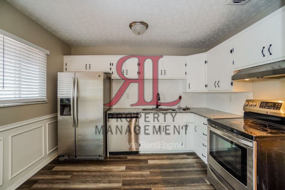 363 Regents Rd - Photo 6 of 15