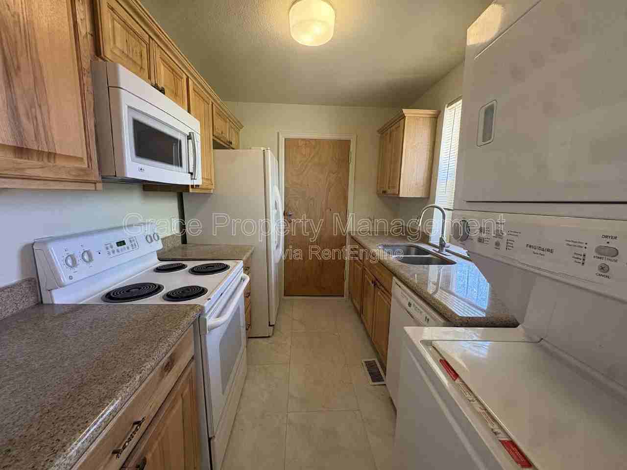 1343 Del Mar Pkwy - Photo 4 of 14