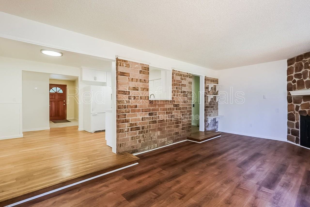 4414 67th Ave W - Photo 4 of 16