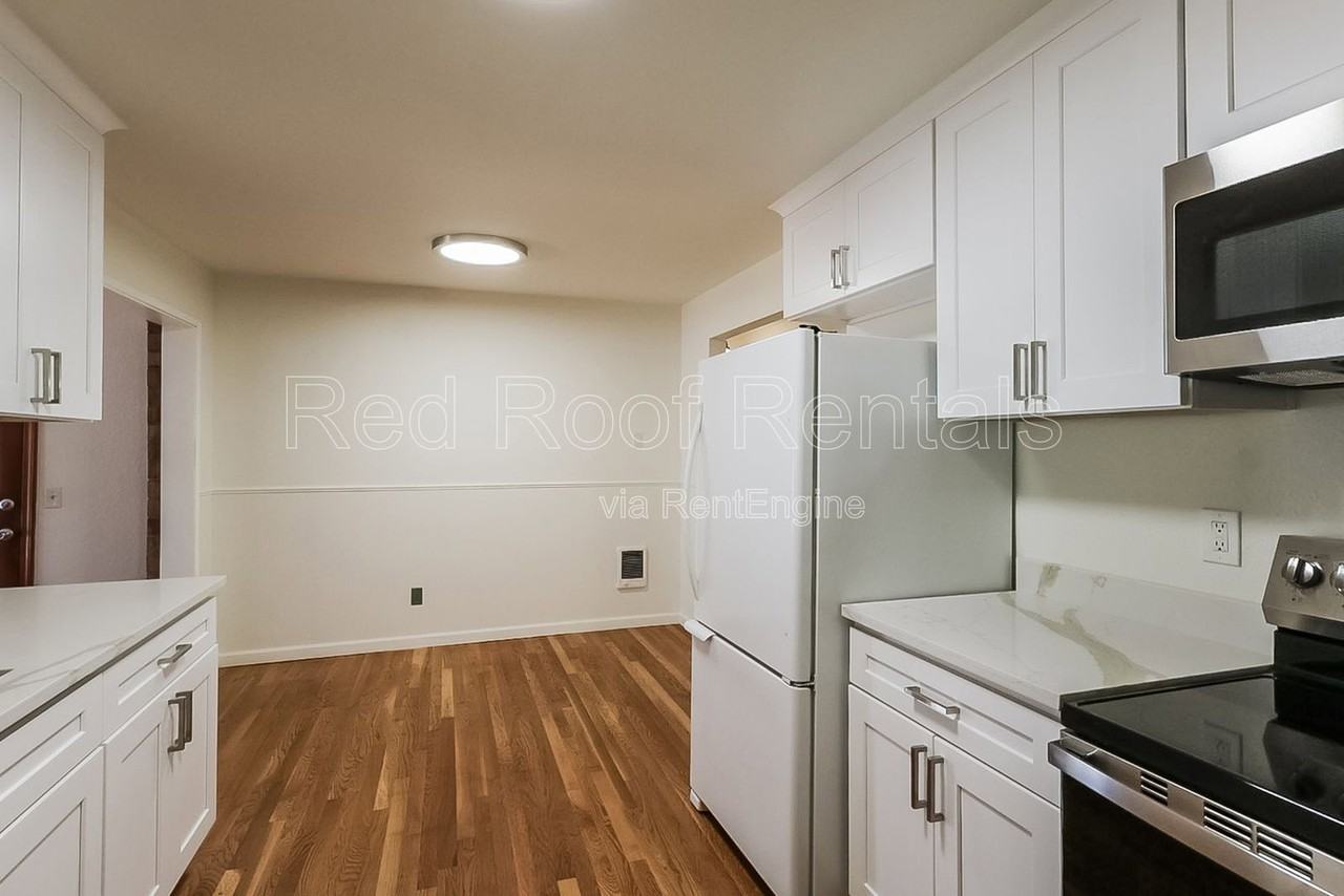 4414 67th Ave W - Photo 7 of 16