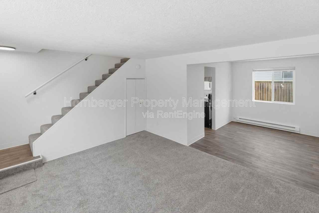 2011 E Desmet Ave - Photo 4 of 17