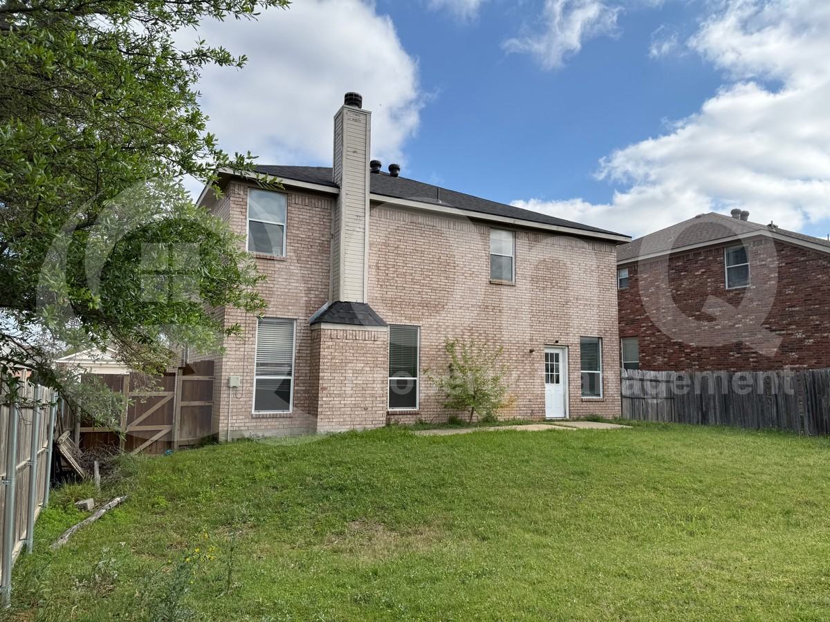 2429 Collier Dr - Photo 2 of 23