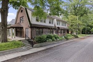 featured image of 4652 N Kenwood Ave #1