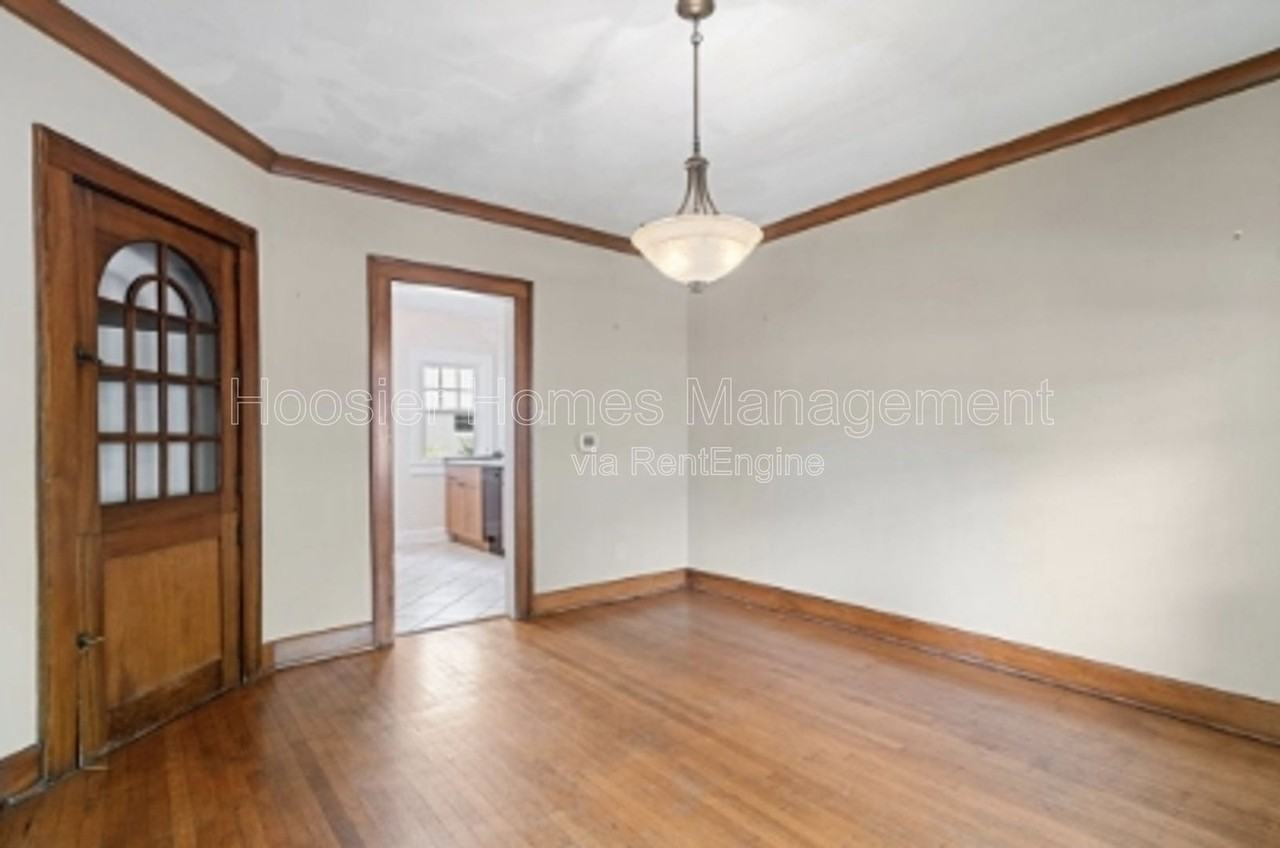 4652 N Kenwood Ave #1 - Photo 5 of 20