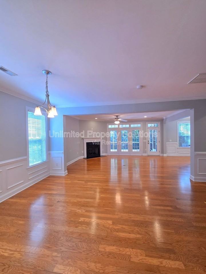 4838 Whitner Dr - Photo 6 of 40