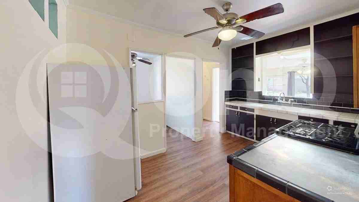 3022 E Lester St - Photo 5 of 21