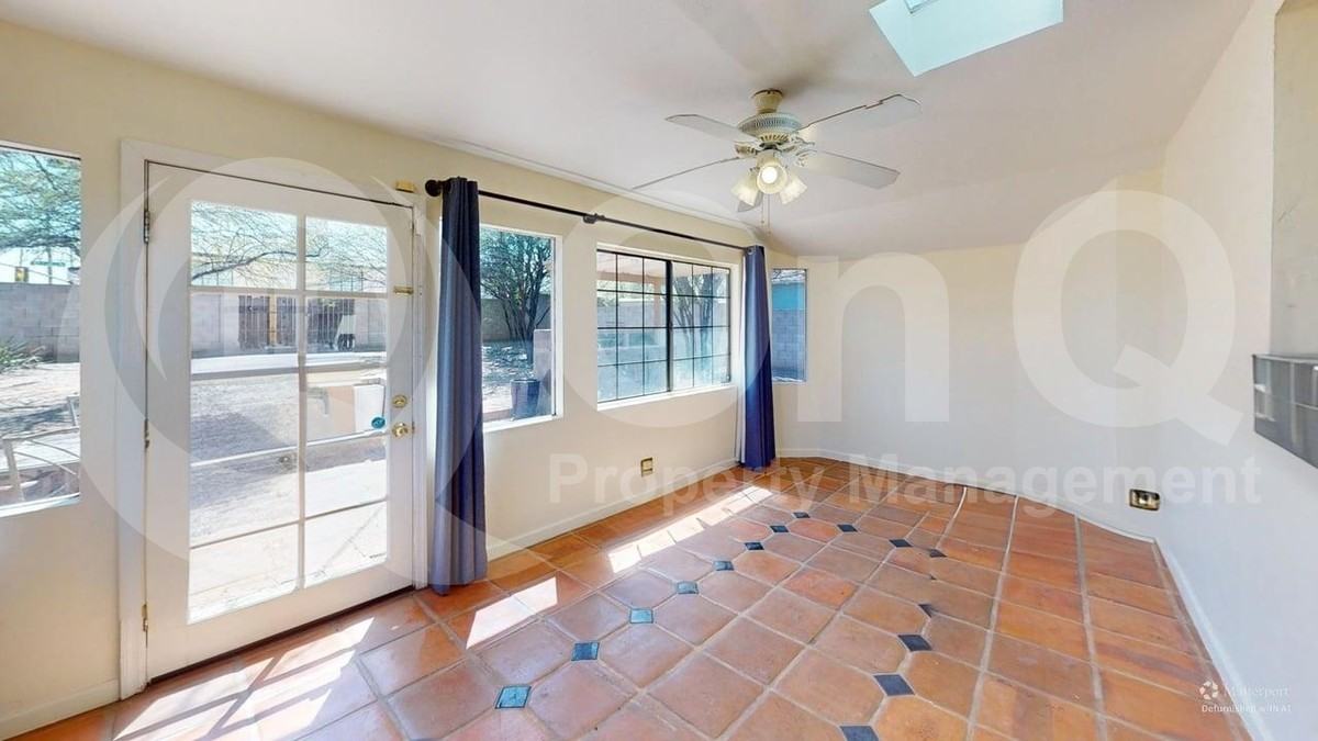 3022 E Lester St - Photo 7 of 21