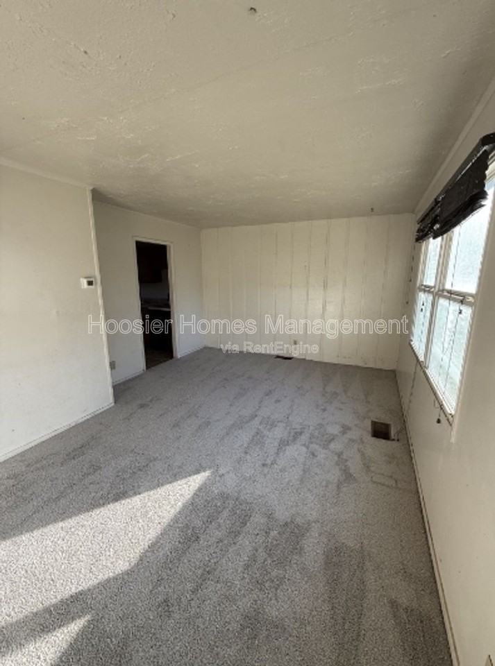 7346 E 54th St - Photo 5 of 11