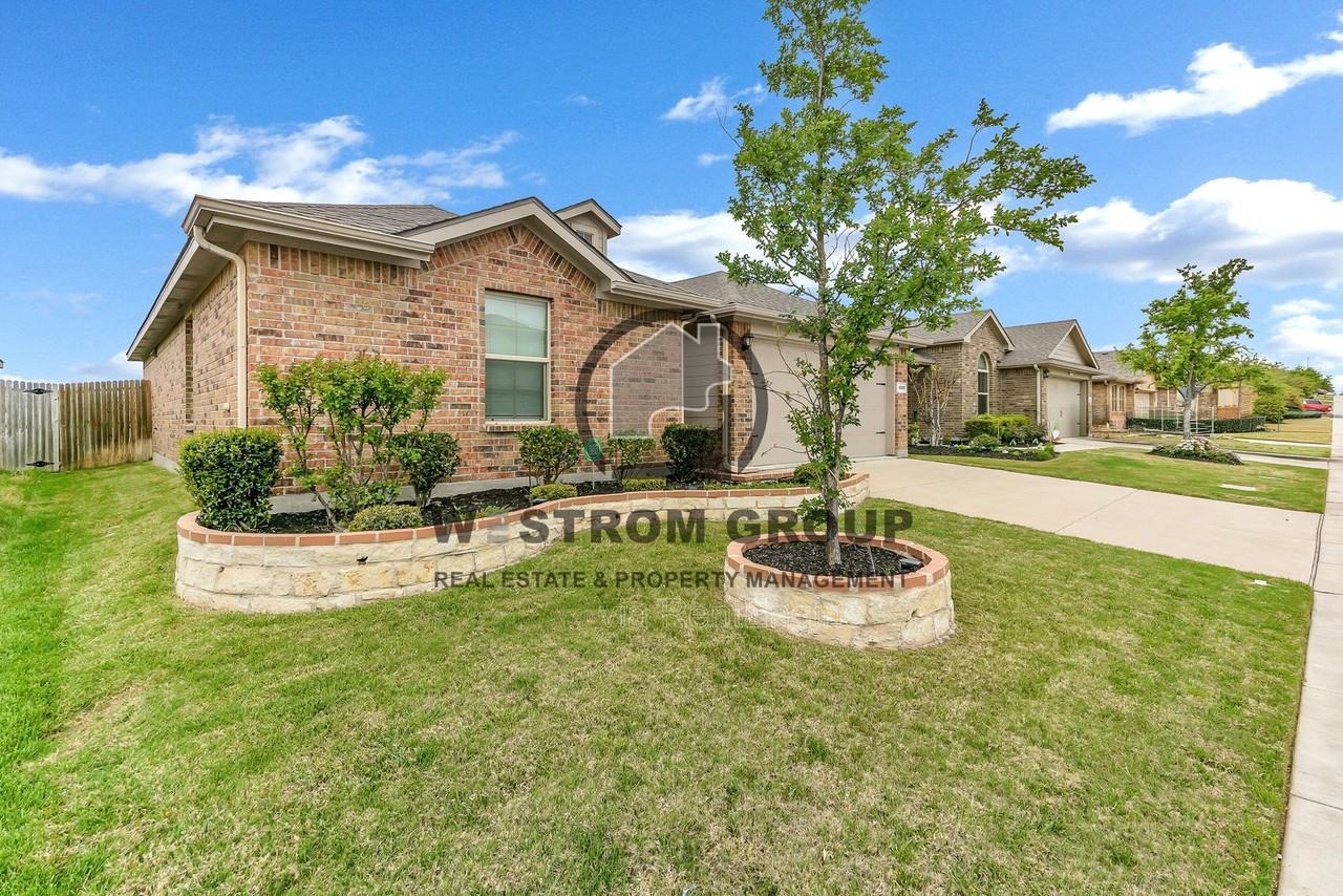 9209 Leveret Ln - Photo 4 of 32