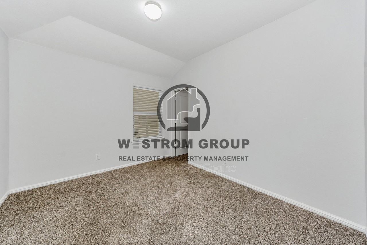 9209 Leveret Ln - Photo 7 of 32