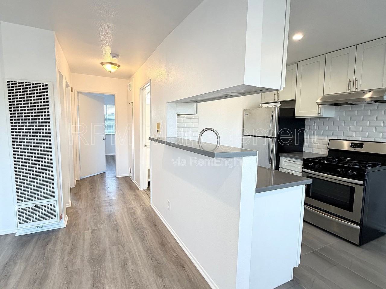 530 N Ardmore Ave #203 - Photo 5 of 13