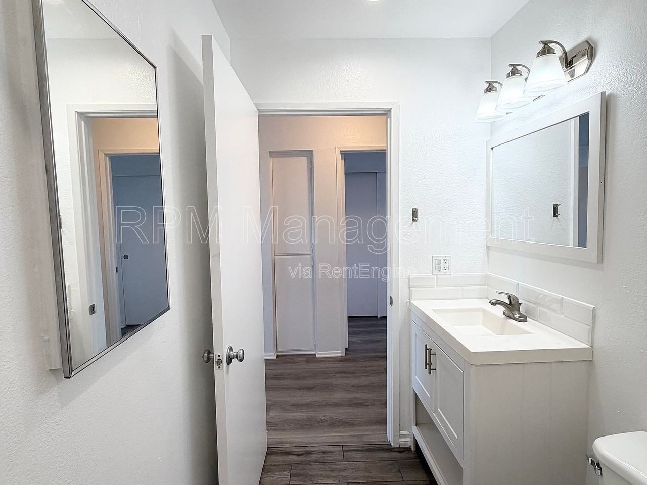 530 N Ardmore Ave #203 - Photo 7 of 13