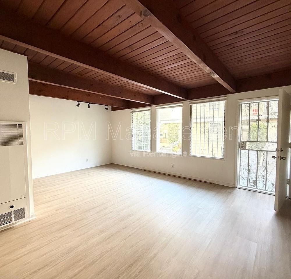 7036 Hawthorn Ave #2 - Photo 2 of 8