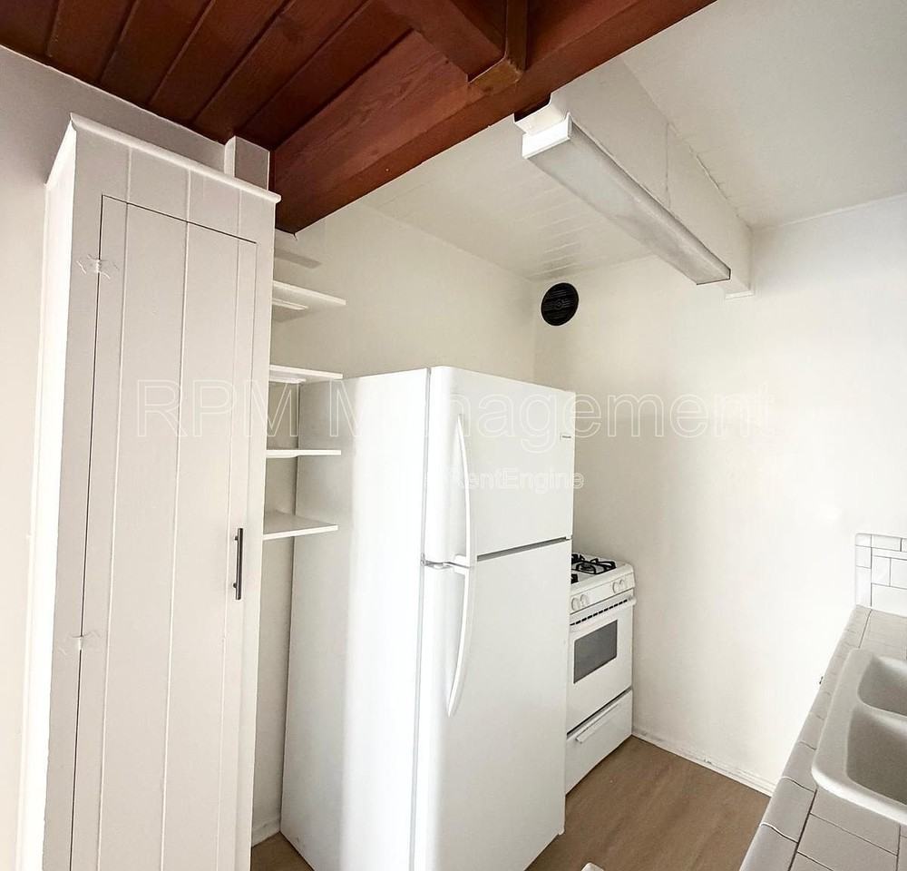 7036 Hawthorn Ave #2 - Photo 4 of 8