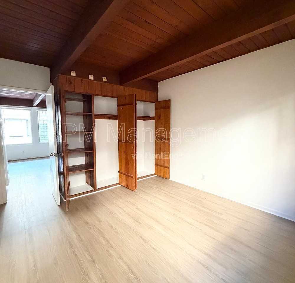 7036 Hawthorn Ave #2 - Photo 6 of 8