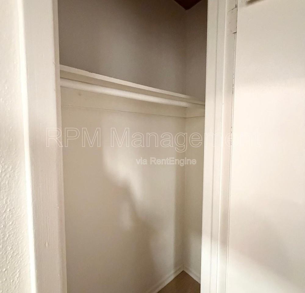 7036 Hawthorn Ave #2 - Photo 7 of 8