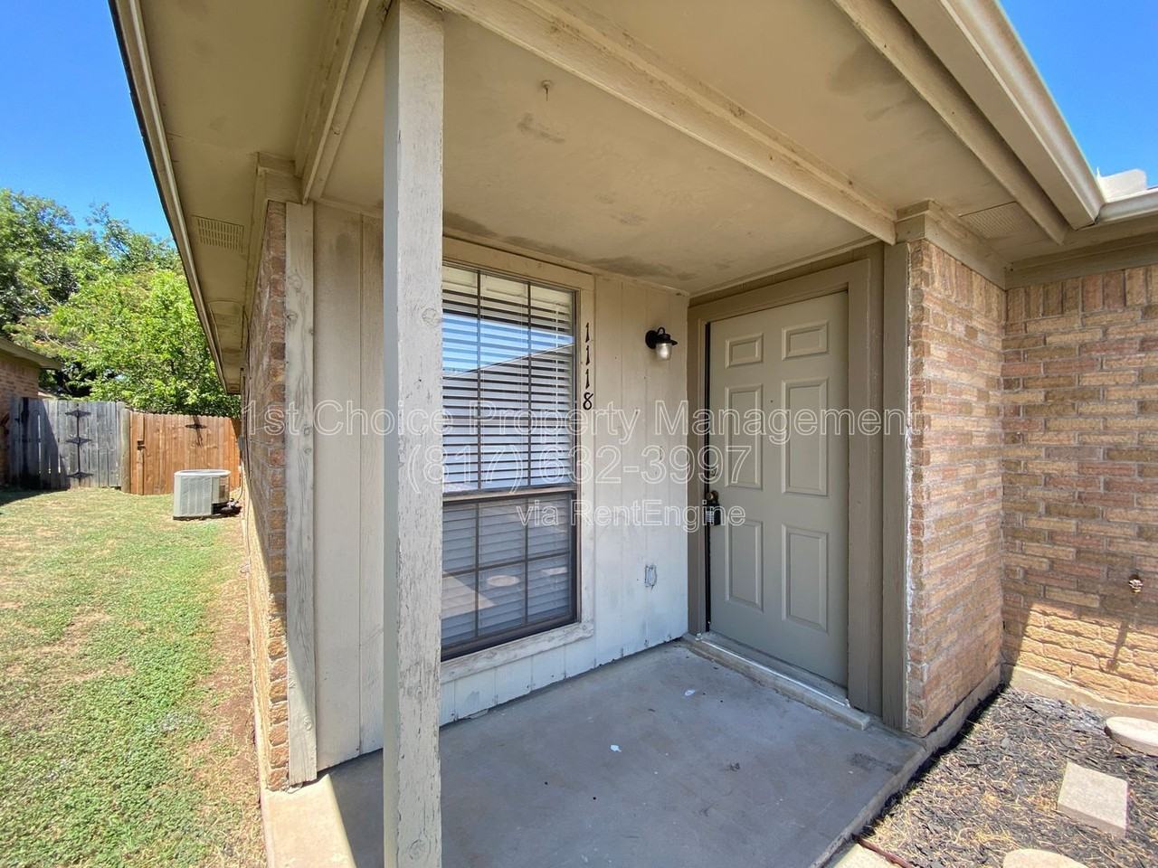 1118 Landsdale Ln - Photo 4 of 17