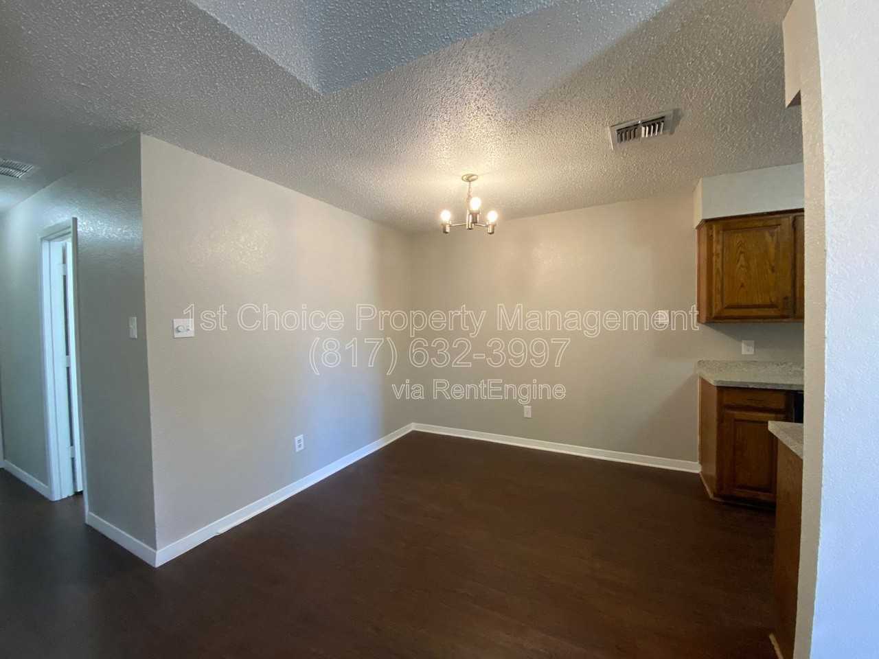 1118 Landsdale Ln - Photo 7 of 17