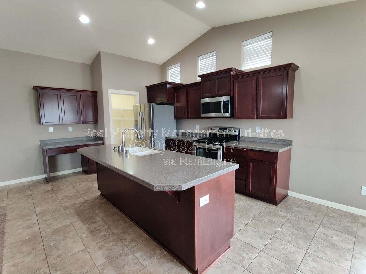 603 Hill Top View St - Photo 3 of 24