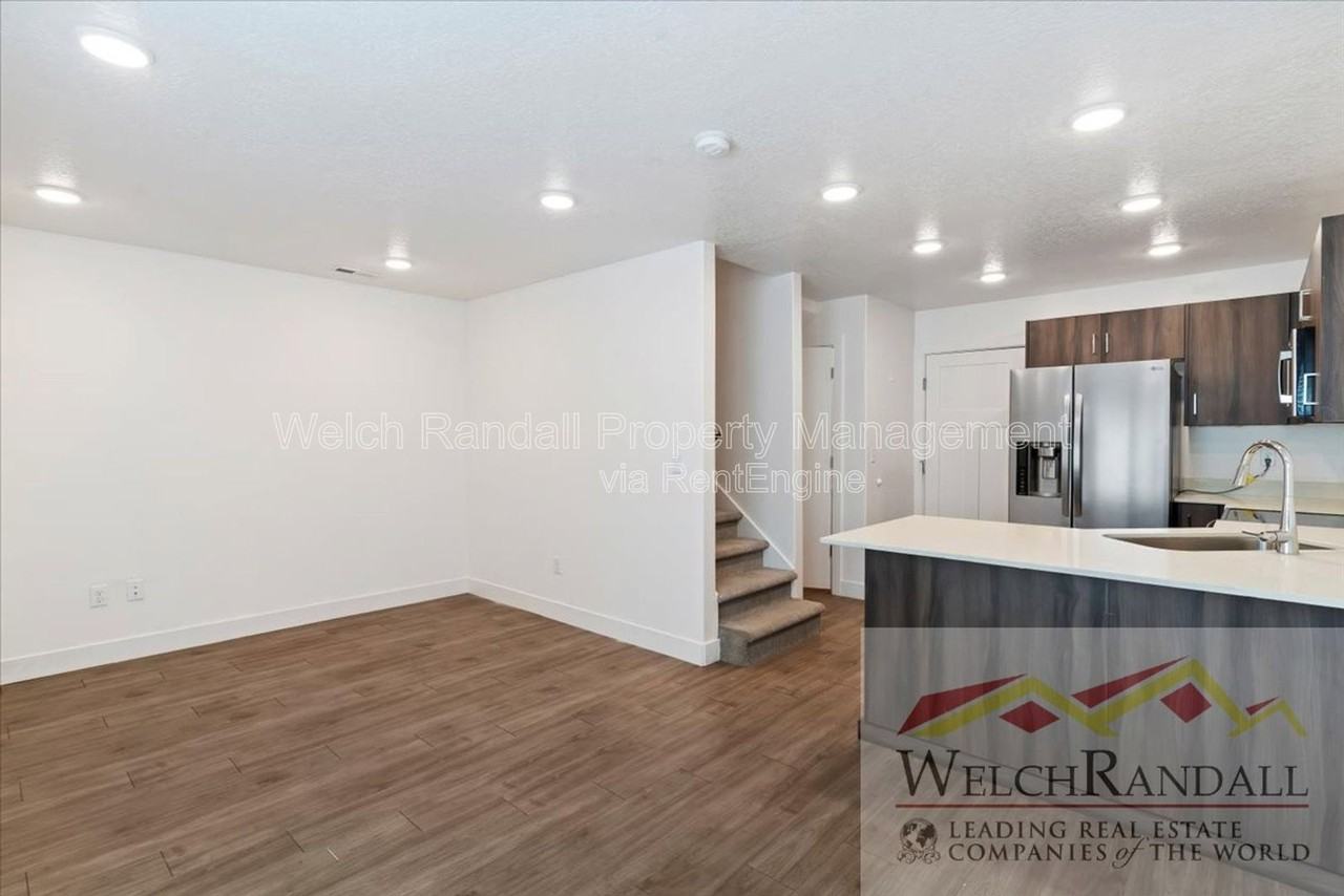 1173 W Shady Brook Ln #10 - Photo 6 of 23