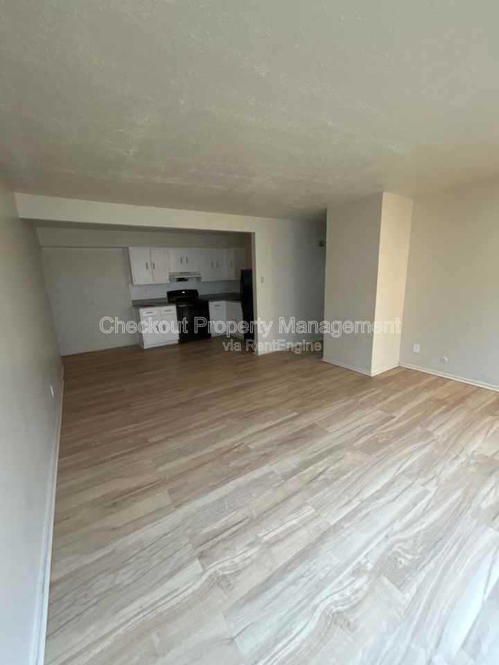 3729 Morganford Rd #G - Photo 2 of 5
