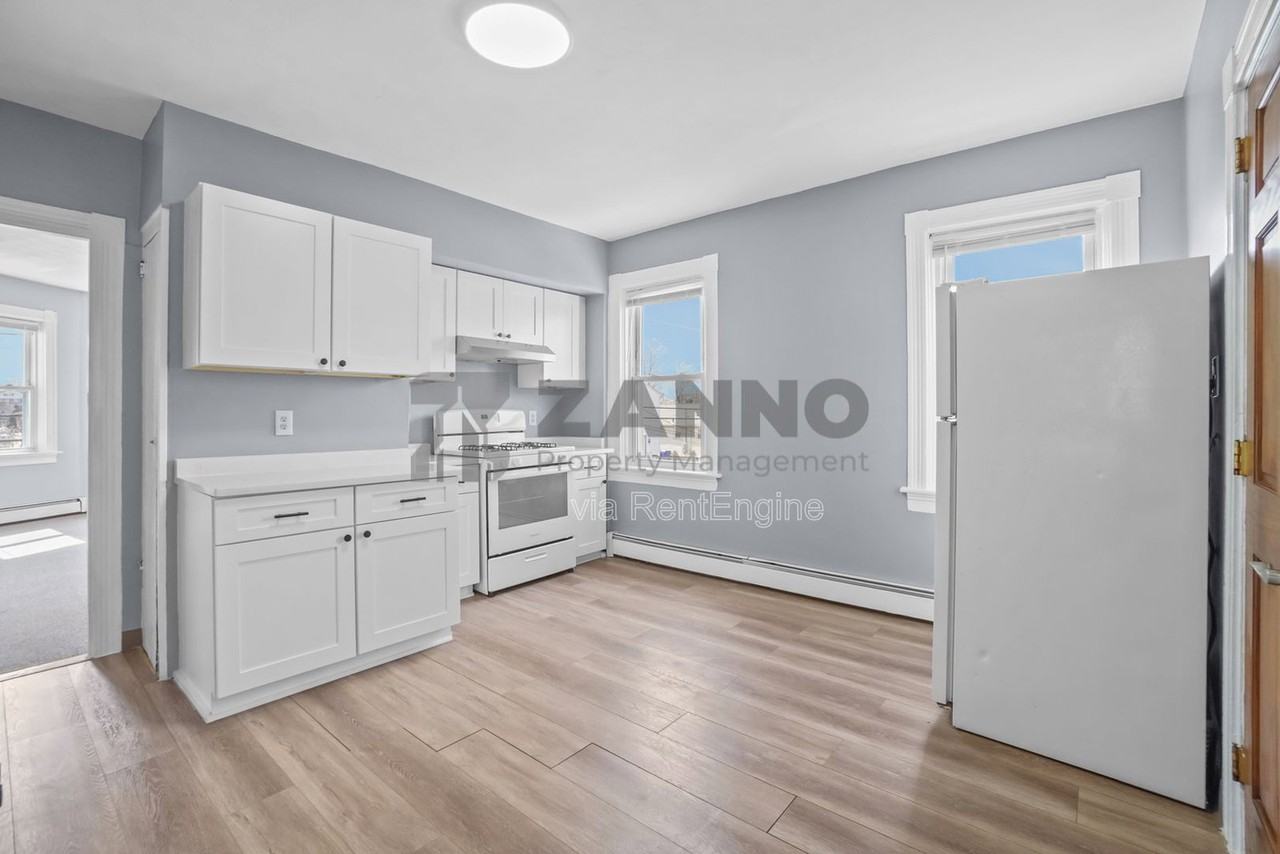 108 Woodward Ave #2 - Photo 4 of 18