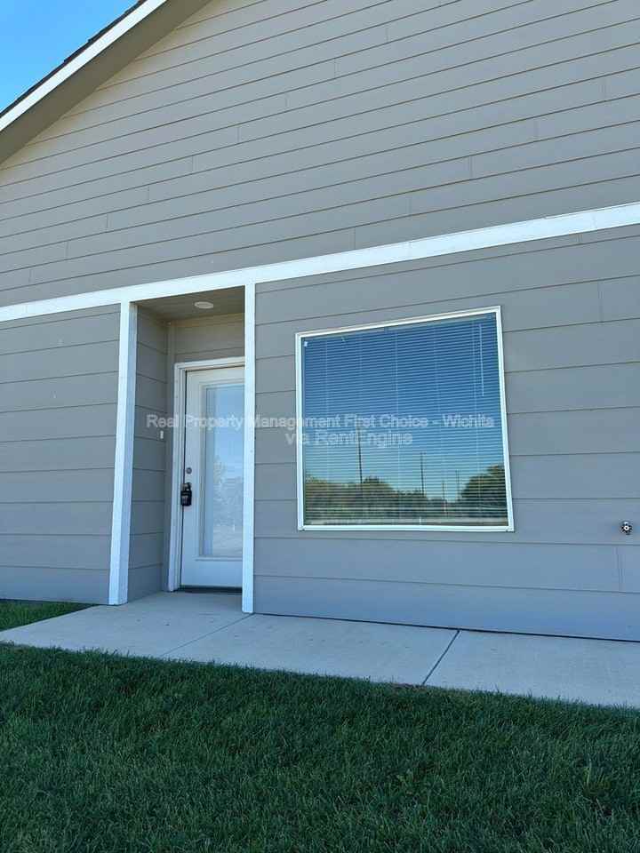 5472 North Colburn Court - Photo 3 of 19