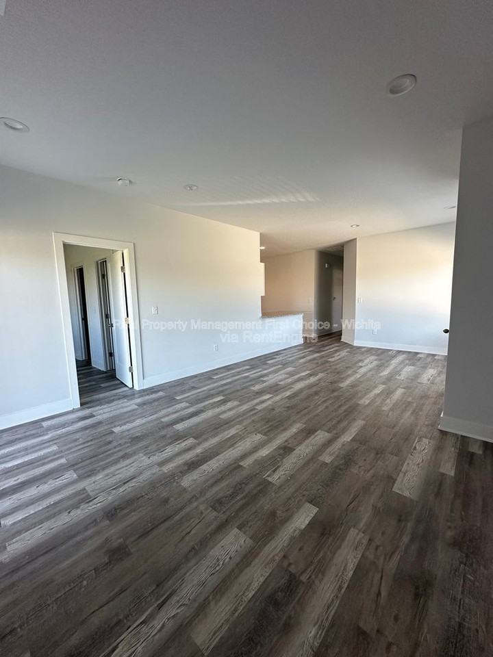 5472 North Colburn Court - Photo 4 of 19