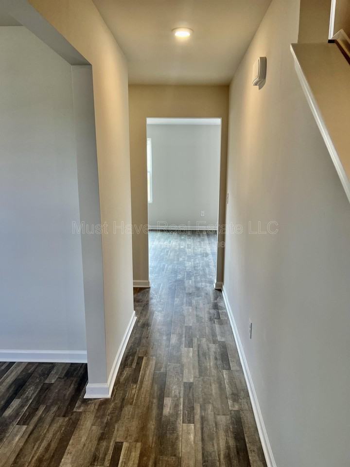 1459 Cannan Mountain Dr - Photo 3 of 31