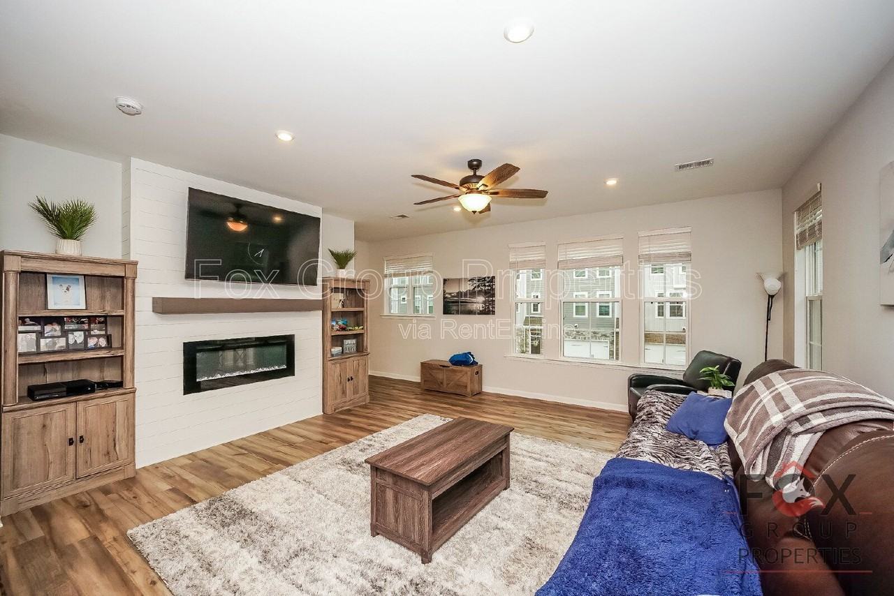 7125 Brookview Ln - Photo 7 of 29