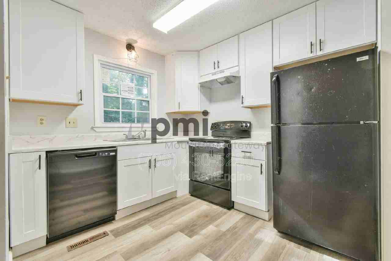 42 Greenwood Cir - Photo 2 of 30