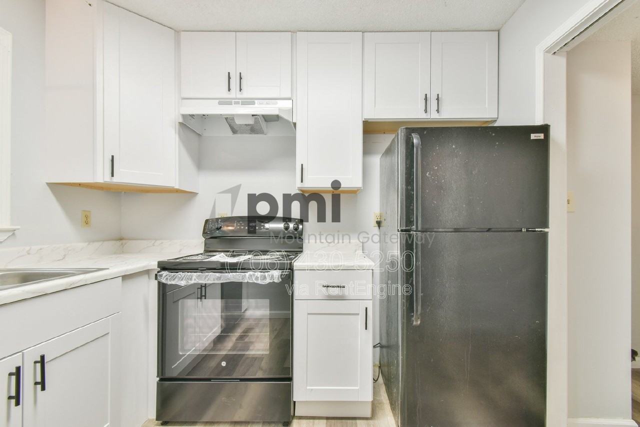 42 Greenwood Cir - Photo 4 of 30