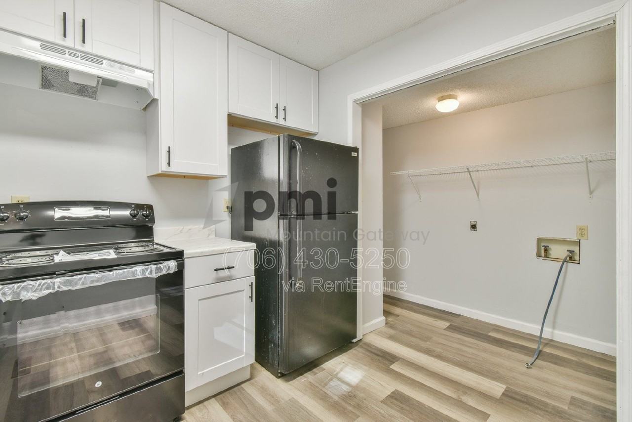 42 Greenwood Cir - Photo 5 of 30