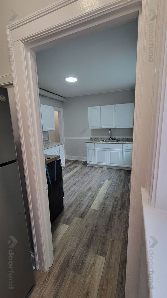 1008 Main St #3 - Photo 2 of 18