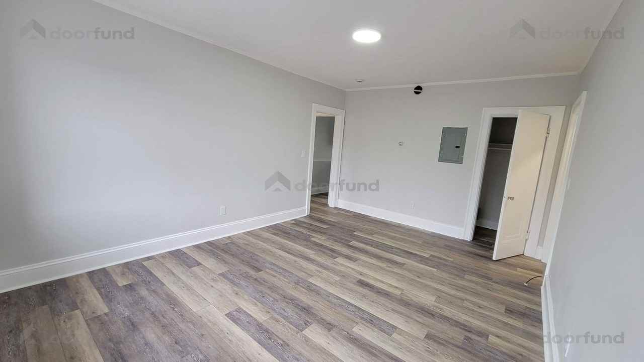 1008 Main St #3 - Photo 5 of 18