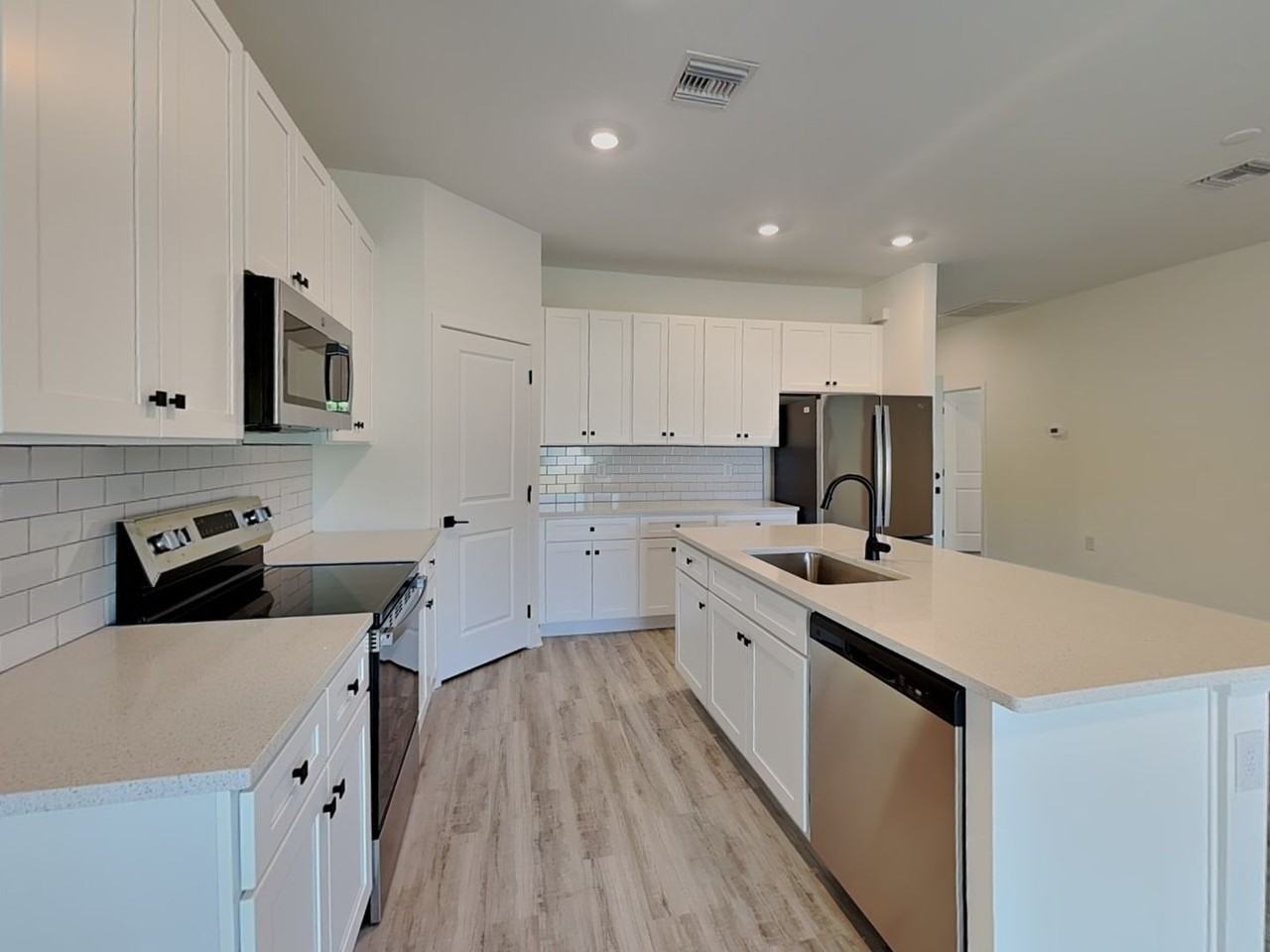 558 Nimitz Blvd - Photo 3 of 21