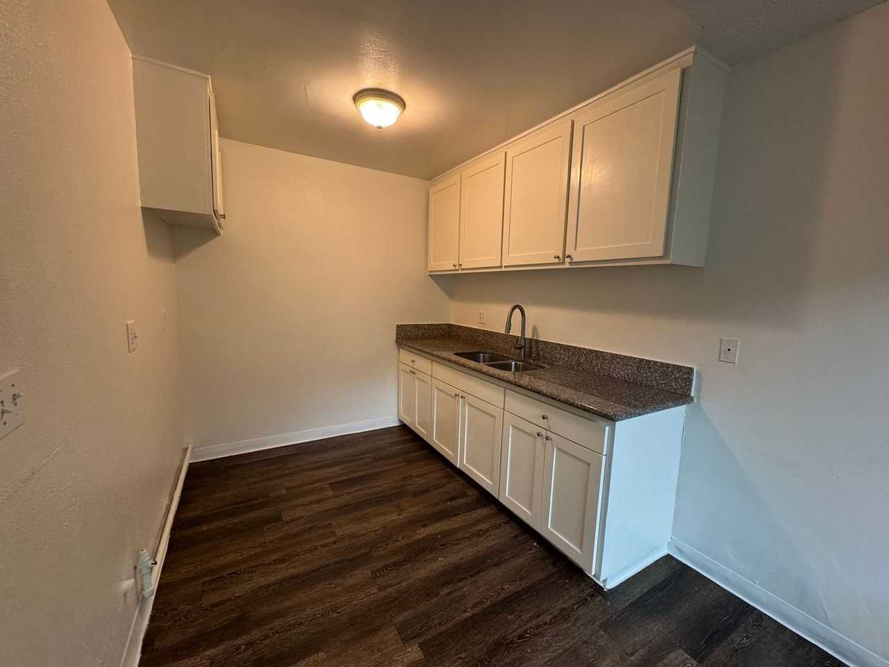 510 E Pleasant St #2 - Photo 2 of 7