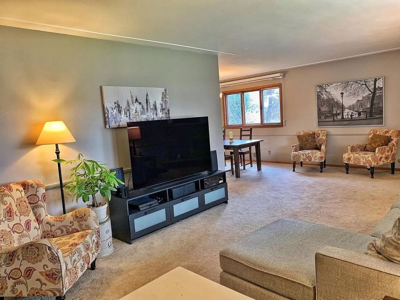 6233 Parnell Ave - Photo 4 of 16