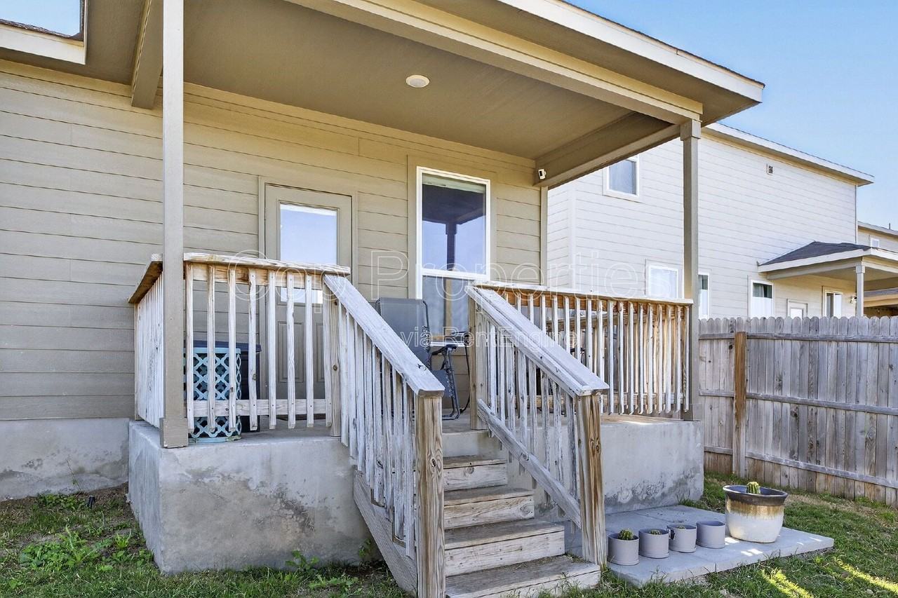 7001 Lions Park - Photo 6 of 27