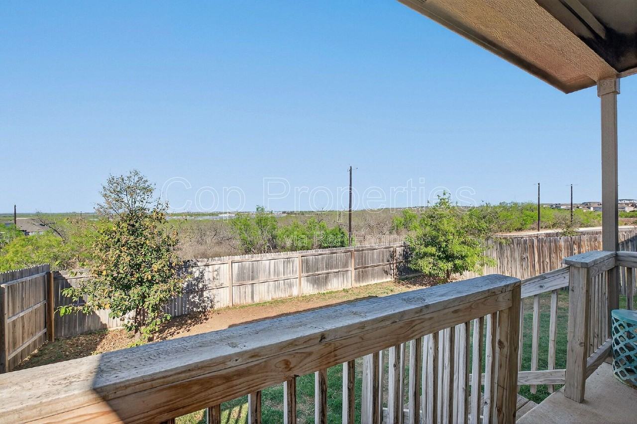 7001 Lions Park - Photo 7 of 27