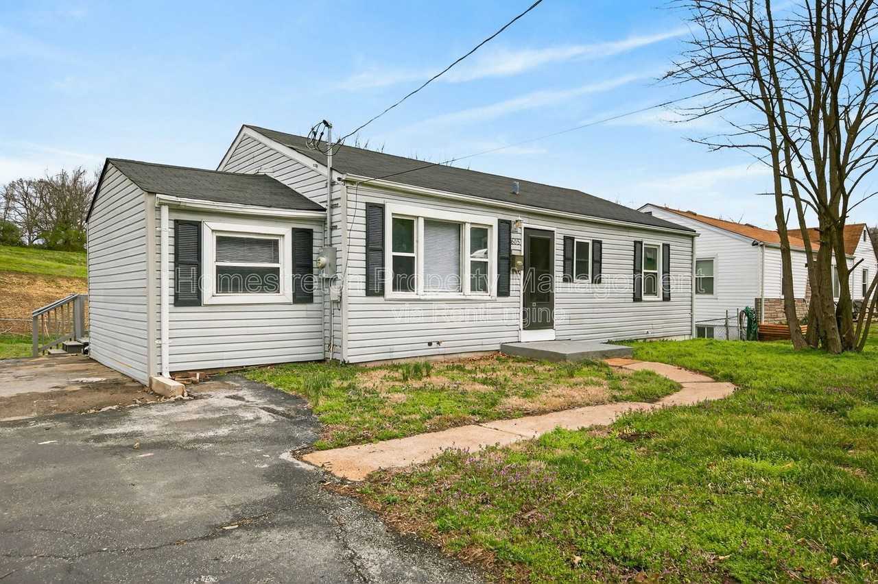 605 Abston Ave - Photo 2 of 28