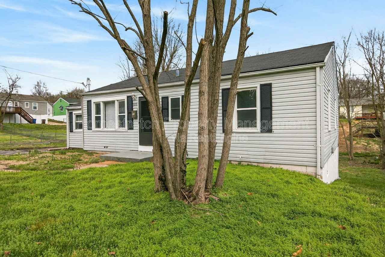 605 Abston Ave - Photo 3 of 28