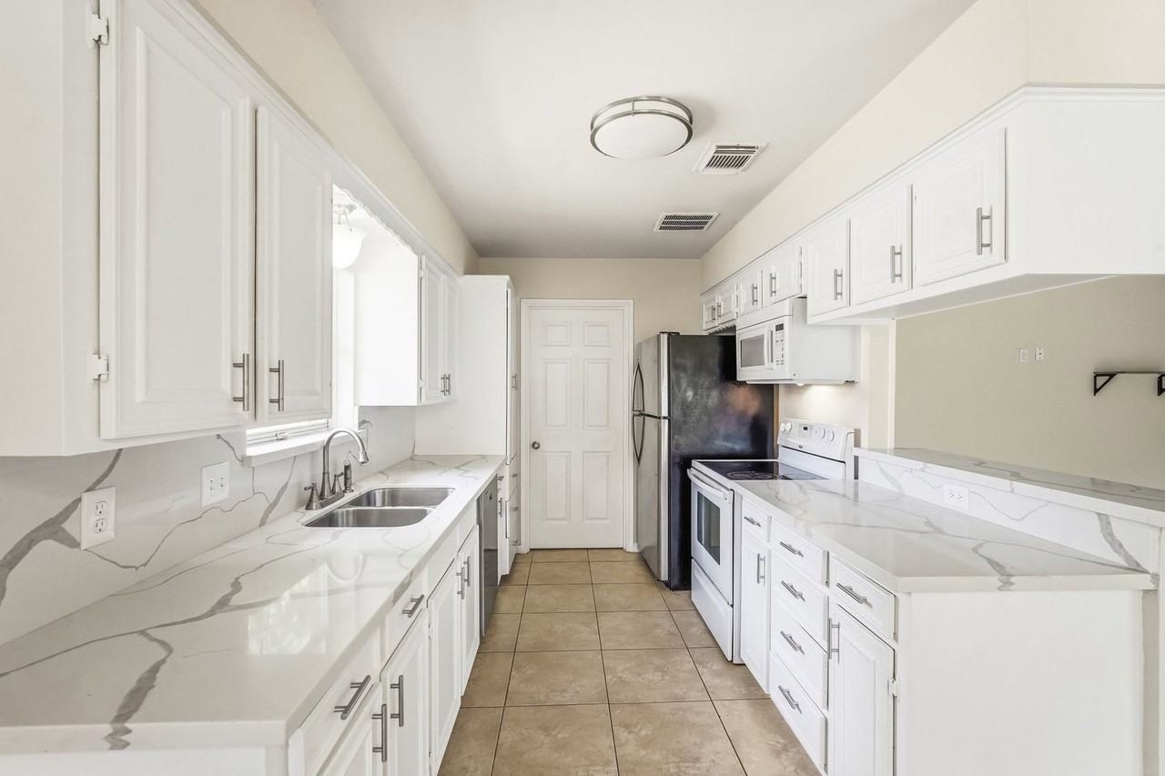 12607 Dakar Dr - Photo 2 of 23