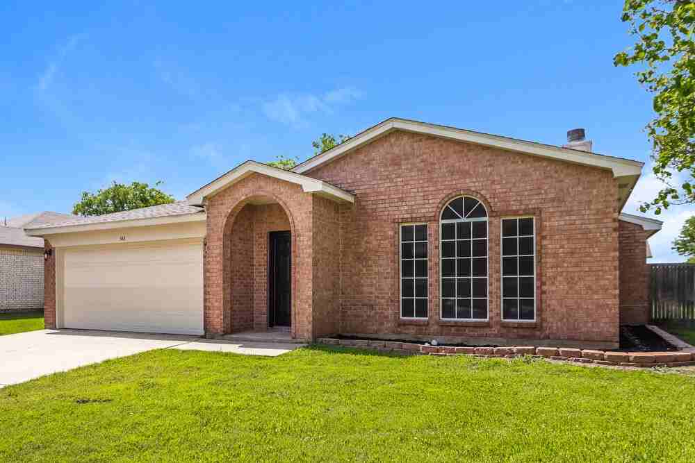 948 Fenway Ln - Photo 3 of 16