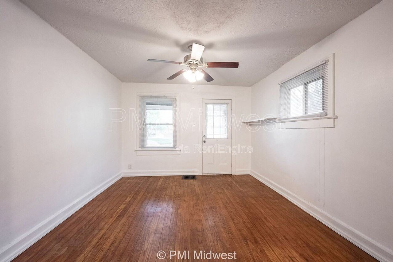 1450 N Gladstone Ave - Photo 3 of 22