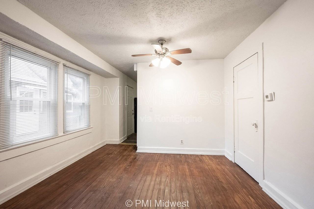 1450 N Gladstone Ave - Photo 7 of 22